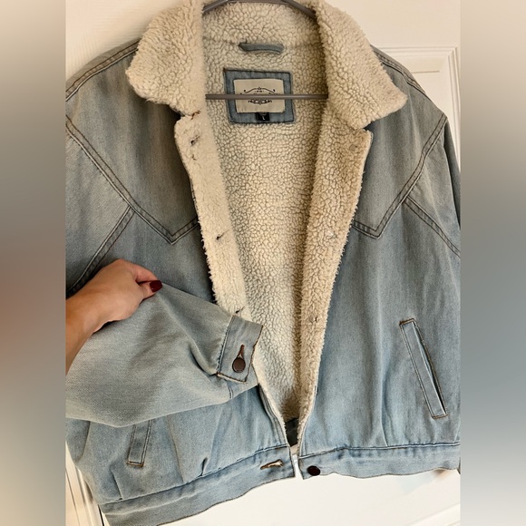 Ashley Vintage Charm Light Blue Sherpa-Lined Denim Bomber Jacket - Size Large - Picture 5 of 7